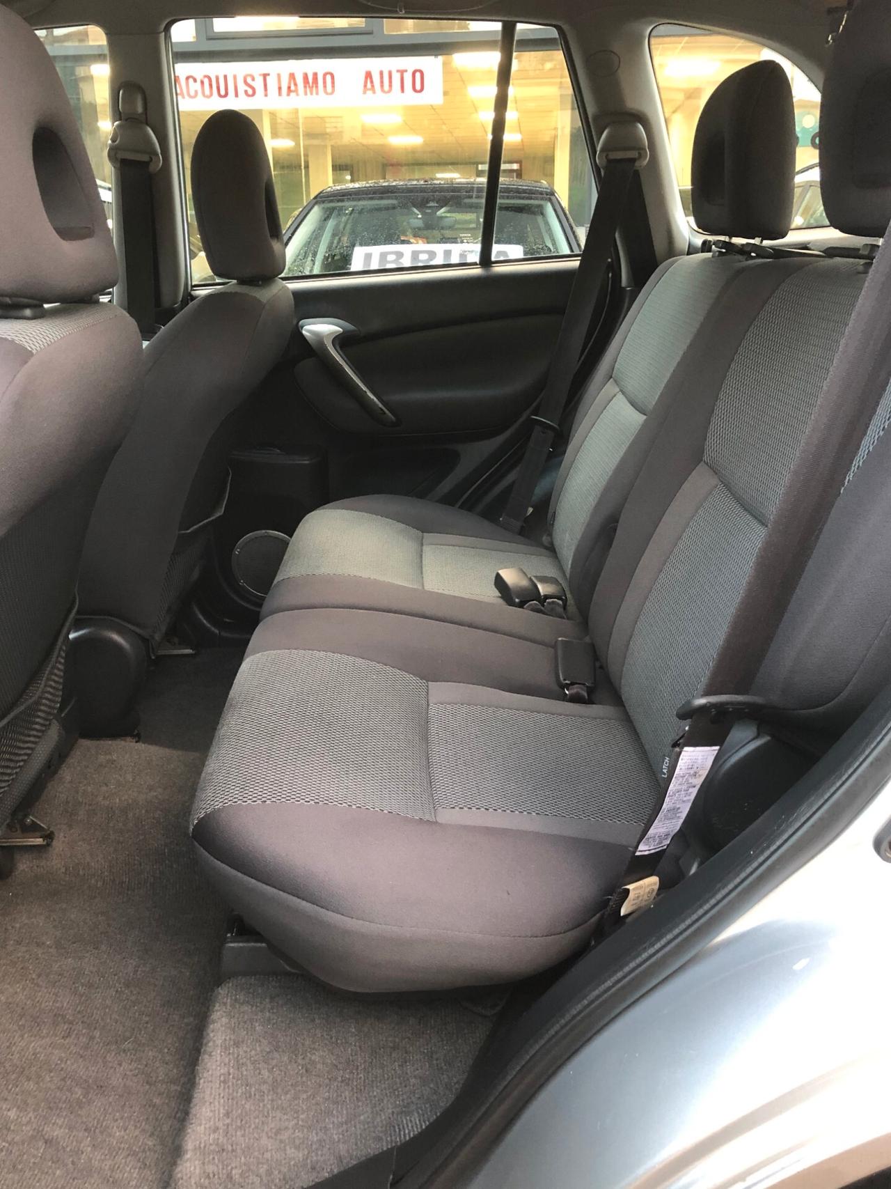 Toyota RAV 4 RAV4 2.0 16V cat 5 porte Sol