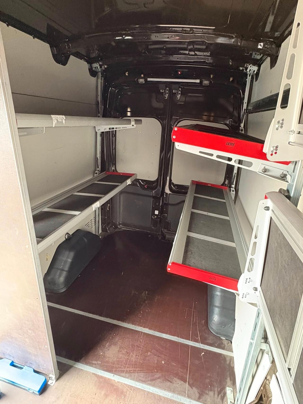 Ford Transit 2.0cc 130CV L3 H3 scaffali