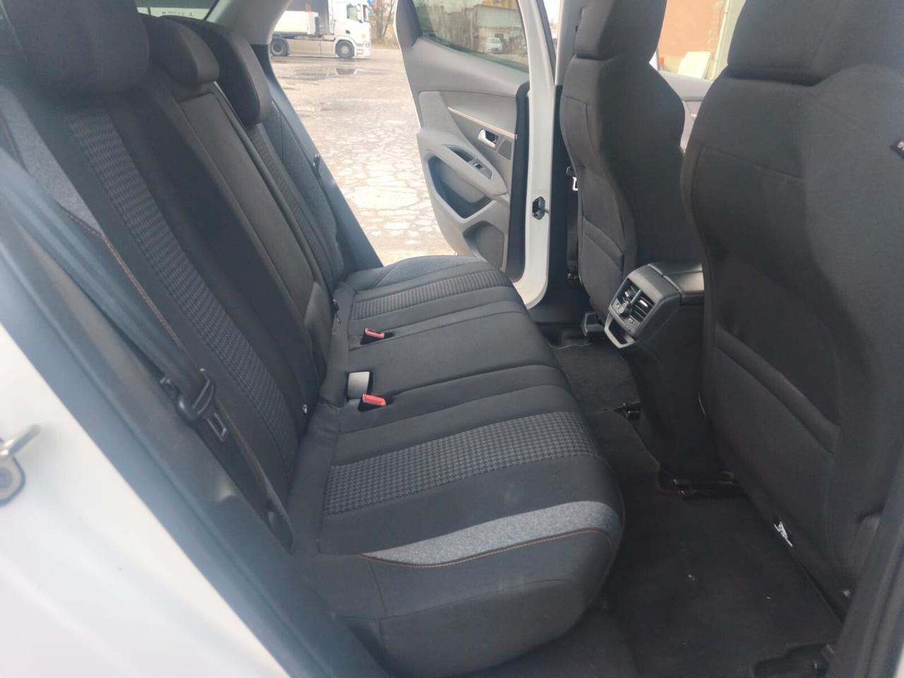 Peugeot 3008 2020---1.5 Diesel