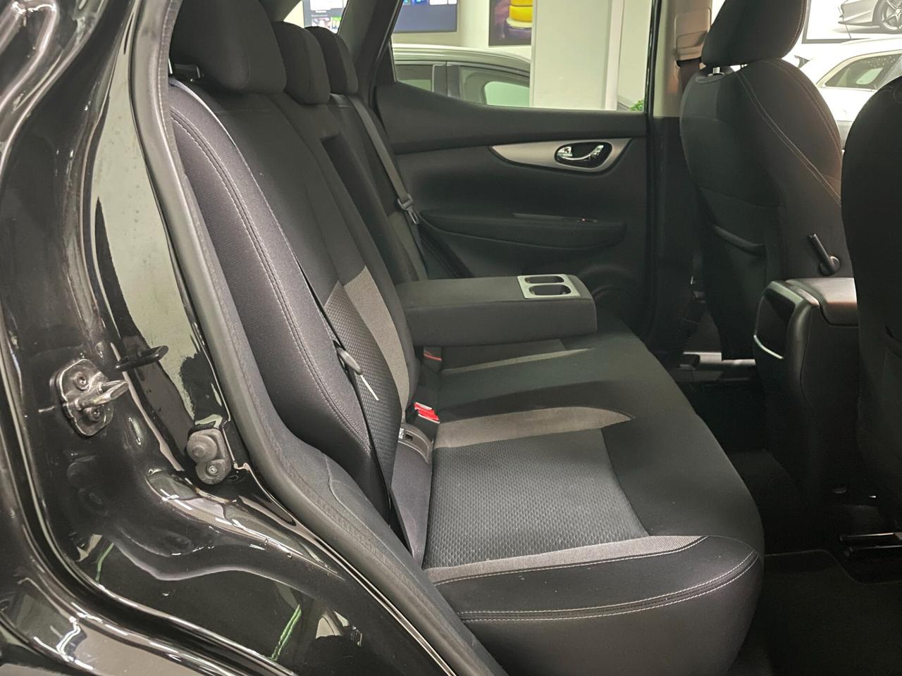 Nissan Qashqai N-Connecta / 1.5 dCi 115 CV / Cambio Automatico / Diesel