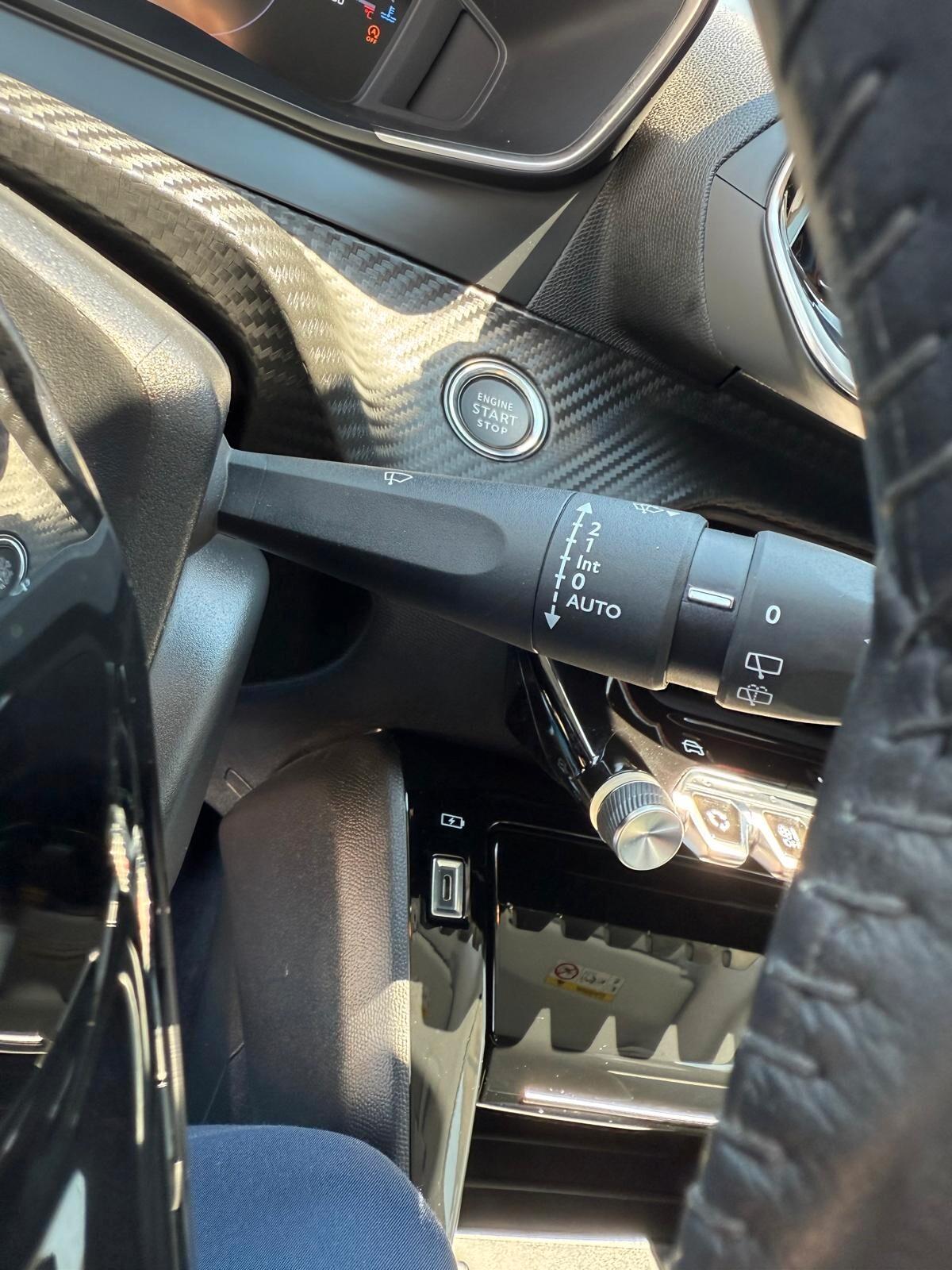 Peugeot 208 PureTech 100 Stop&Start 5 porte Allure
