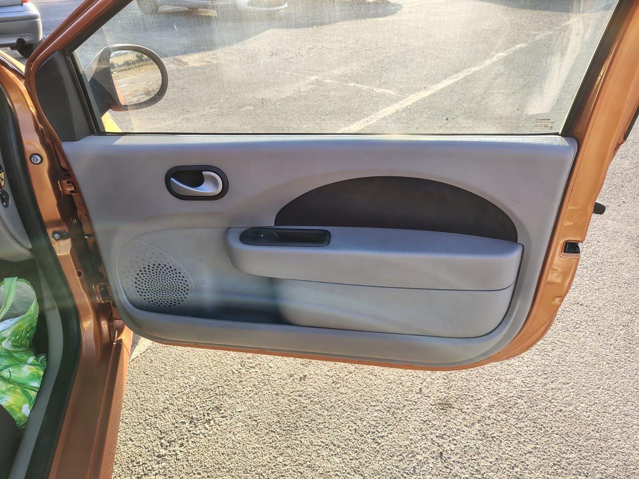 Renault Twingo 1.2 8V