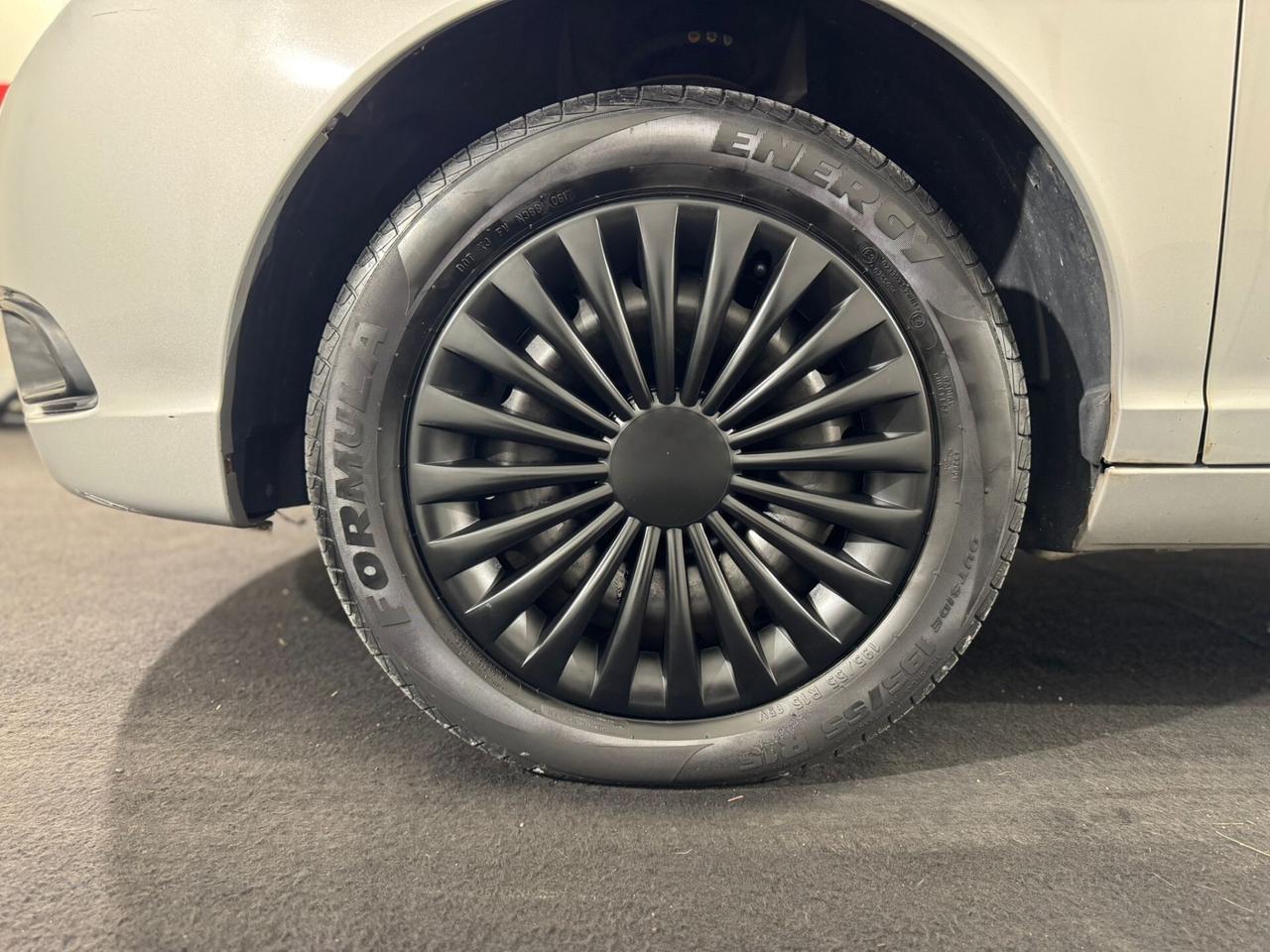 Lancia Ypsilon 1.2 Versus