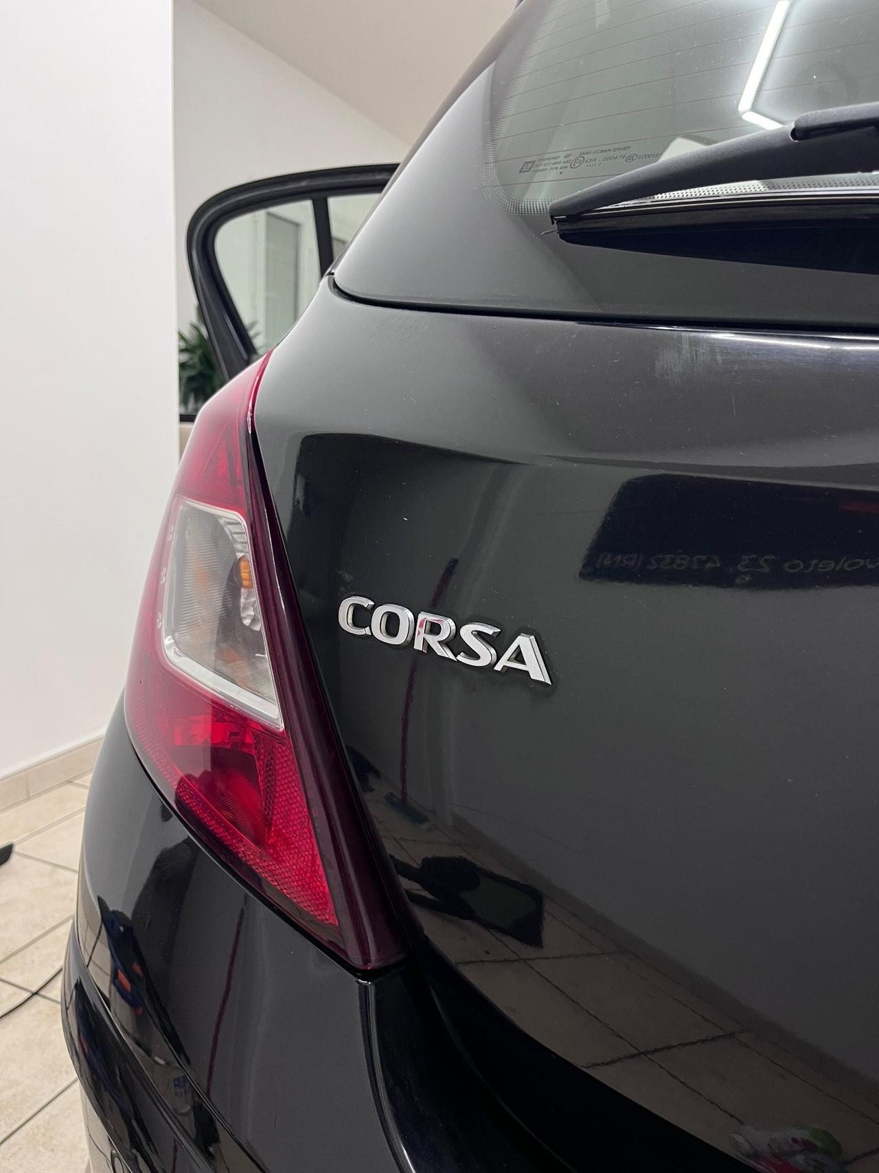 Opel Corsa 1.4 16V 5 porte Cosmo