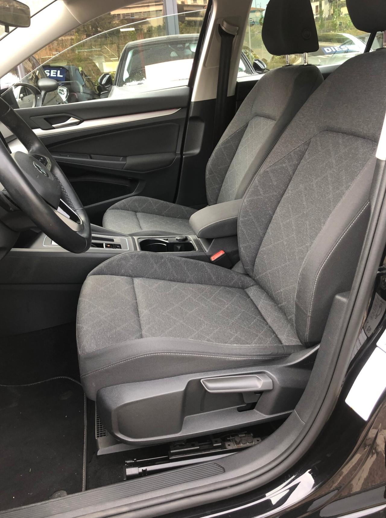 Volkswagen Golf 1.0 eTSI EVO DSG Life