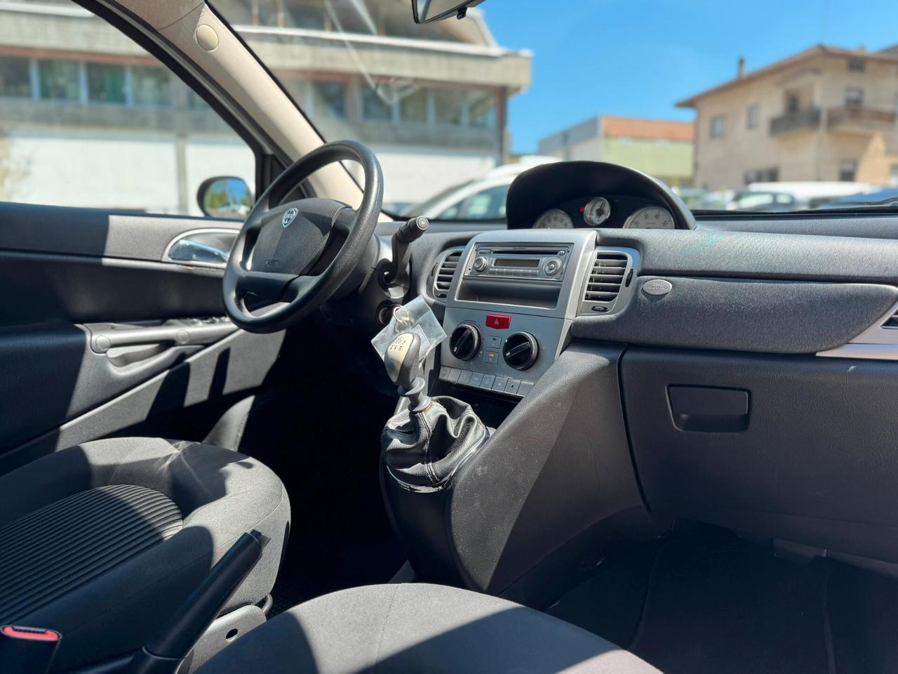 Lancia Ypsilon 1.2 Argento