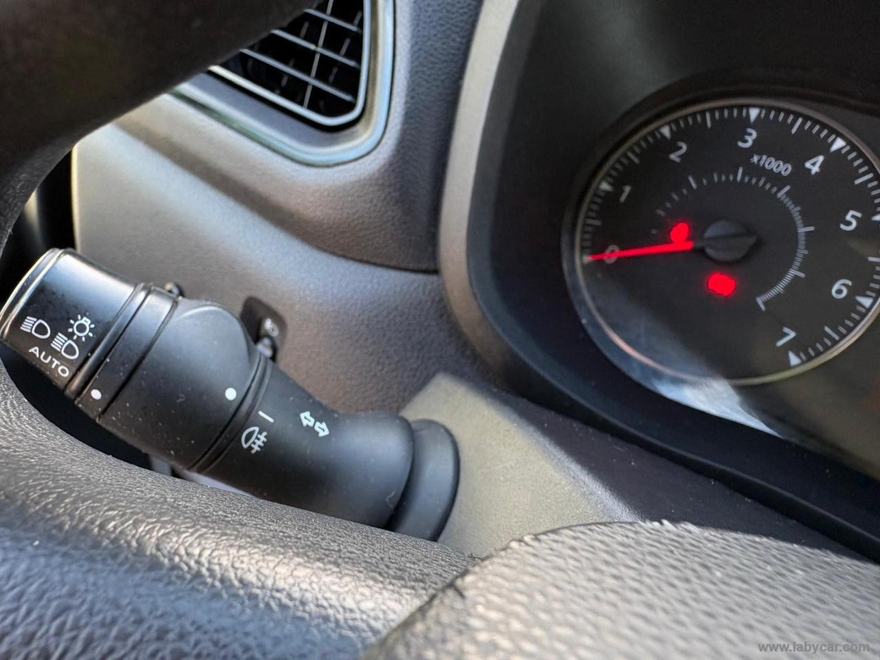 Master T28 2.3dCi135 PC-TM Furg. Ice