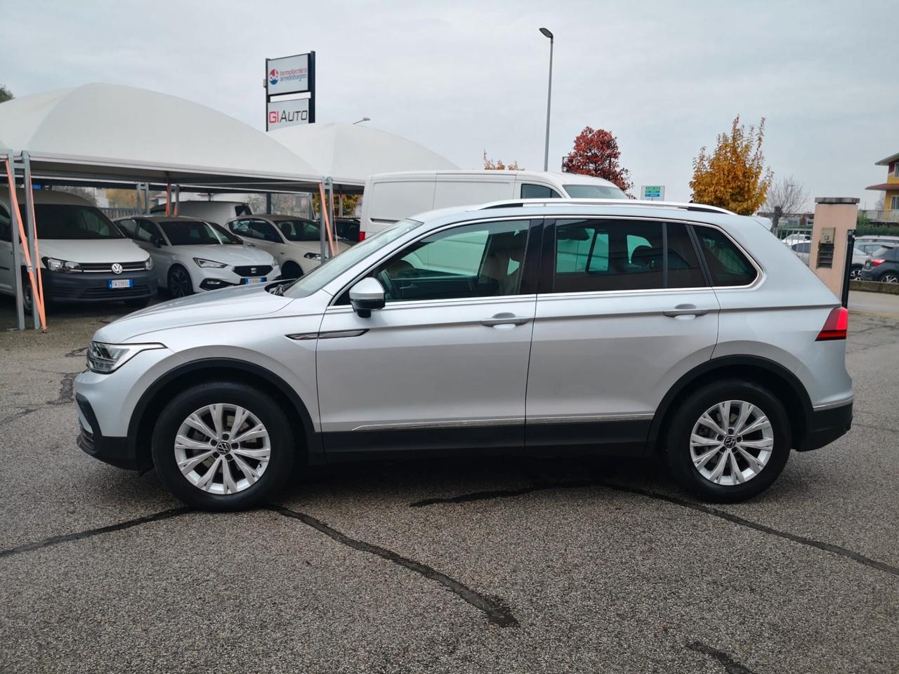 VW Tiguan 2.0 TDI 150 CV SCR DSG Life (RESTYLING)