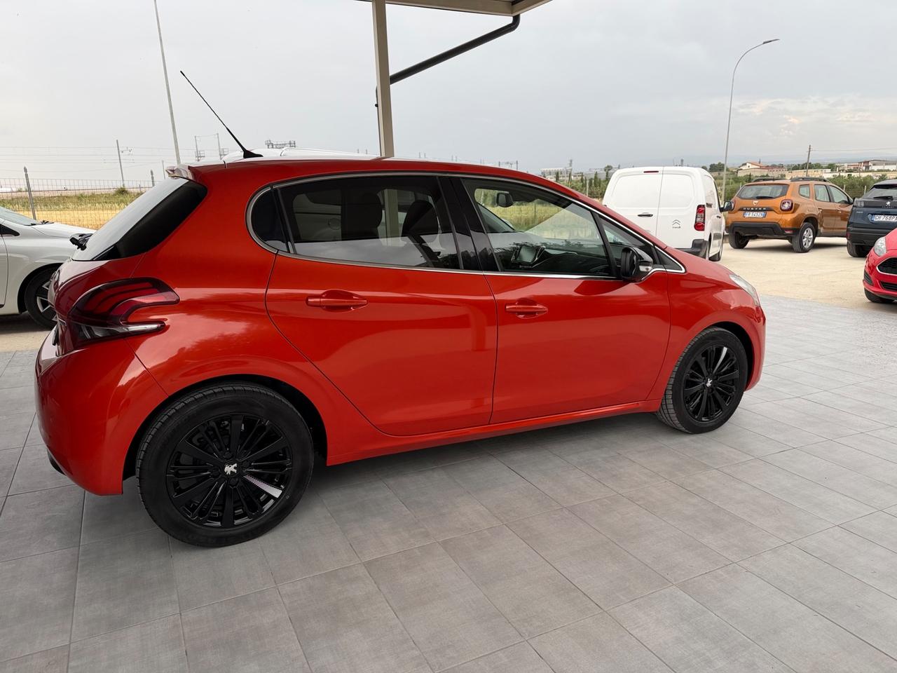 Peugeot 208 BlueHDi 75 5 porte Allure