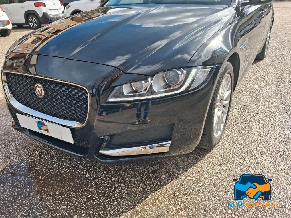 Jaguar XF Berlina XF 2.0d i4 Pure Business edition 163cv auto my18