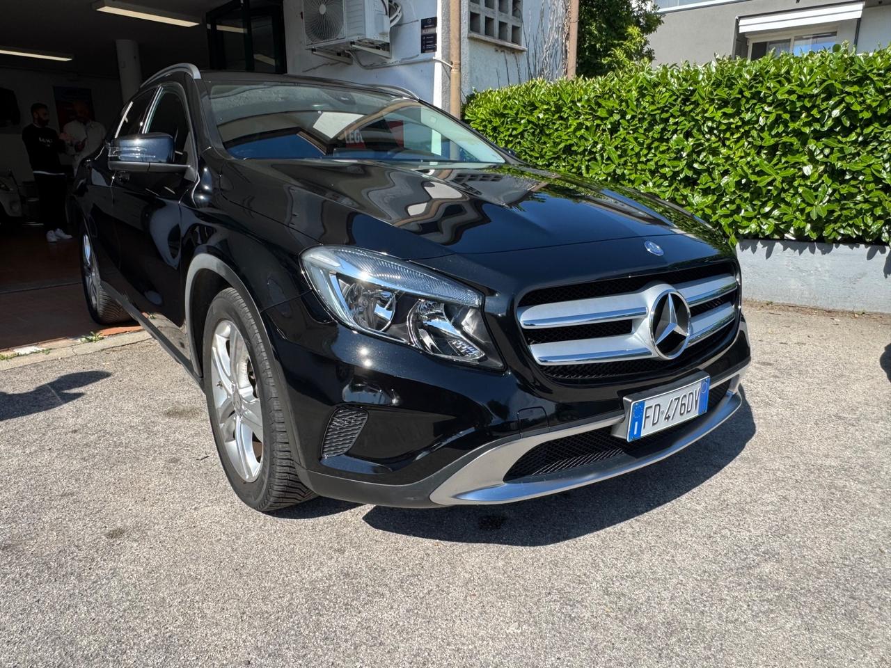 Mercedes-benz GLA 180 d Premium