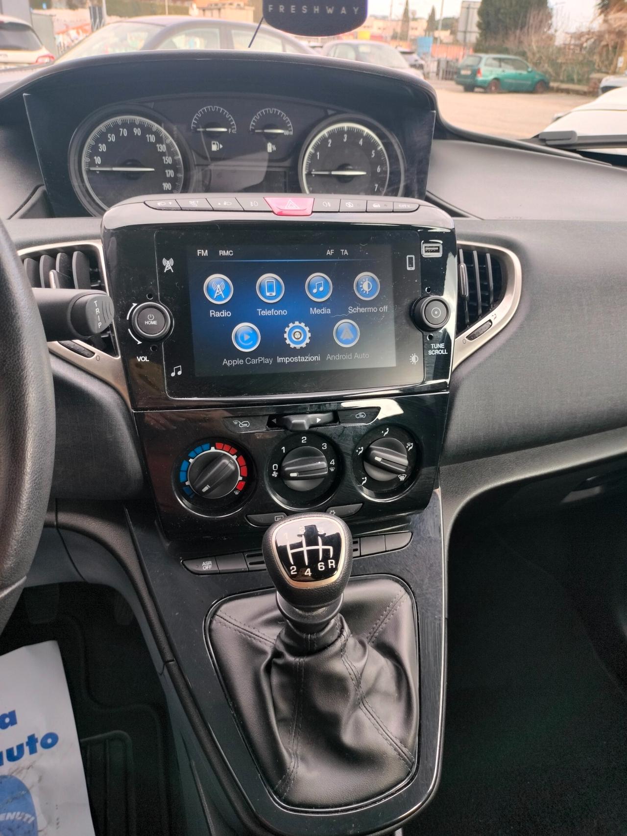 Lancia Ypsilon Hybrid Gold prezzo REALE