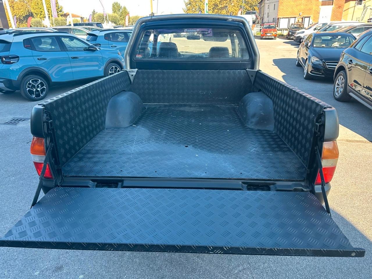 Mitsubishi L200 2.5 TDI 4WD Club Cab Pick-up GL