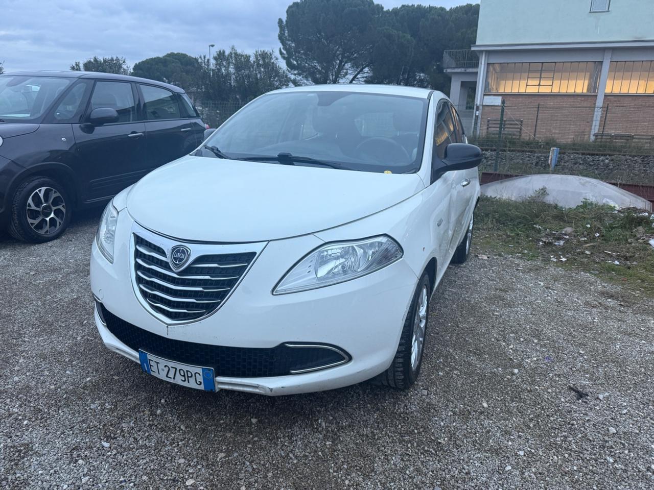 Lancia Ypsilon 1.2 69 CV 5 porte S&S Platinum