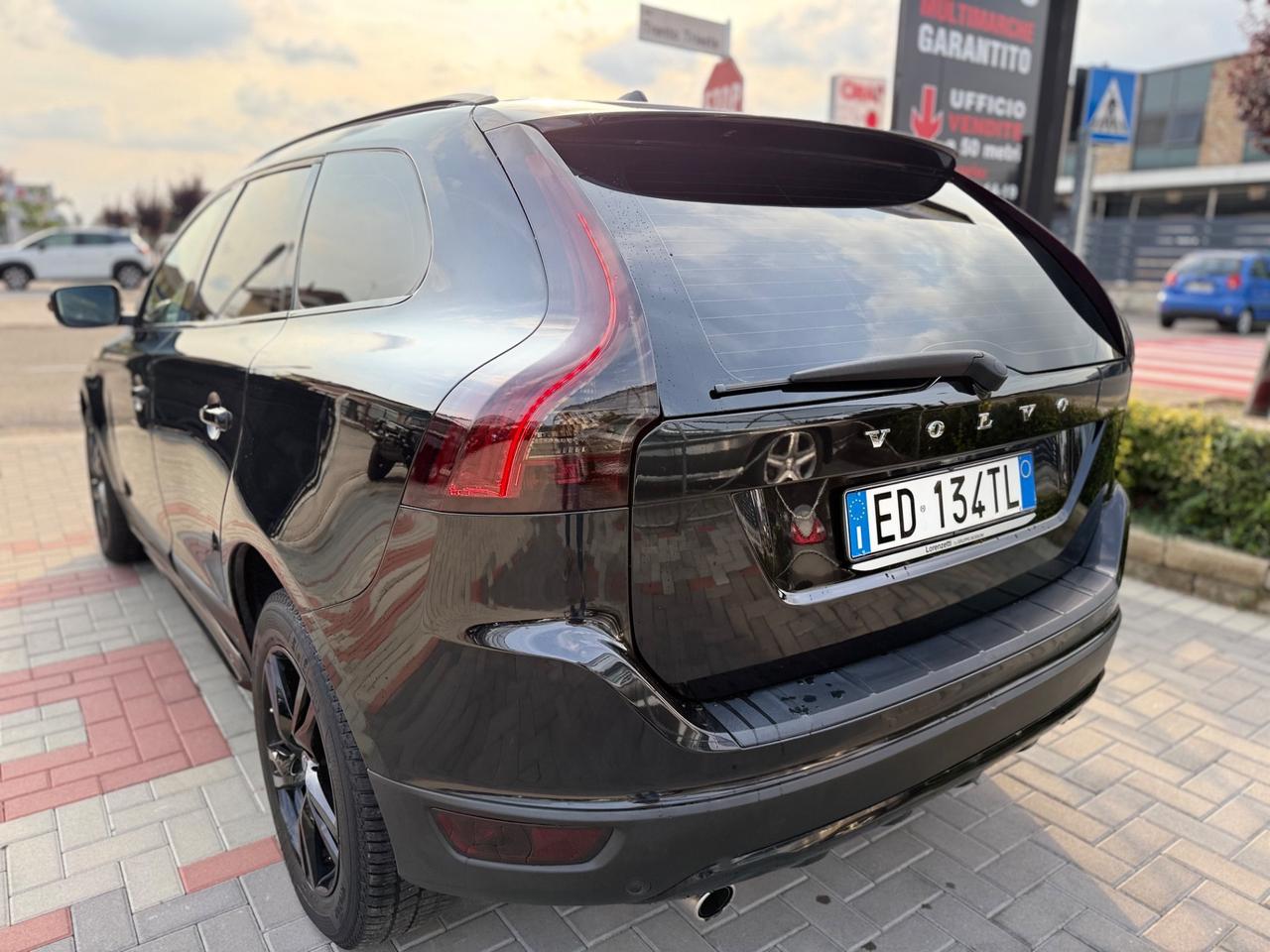 Volvo XC 60 D5 AWD Geartronic Momentum