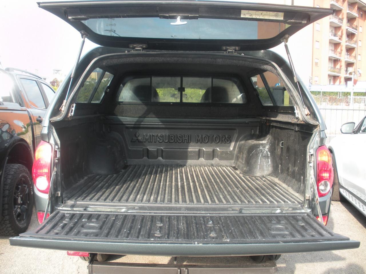 Mitsubishi L200 2.5 DI-D/136CV DC Invite DPF