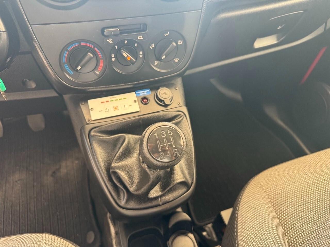 Fiat Fiorino 1.3 MJT 95CV Combinato Adventure M1