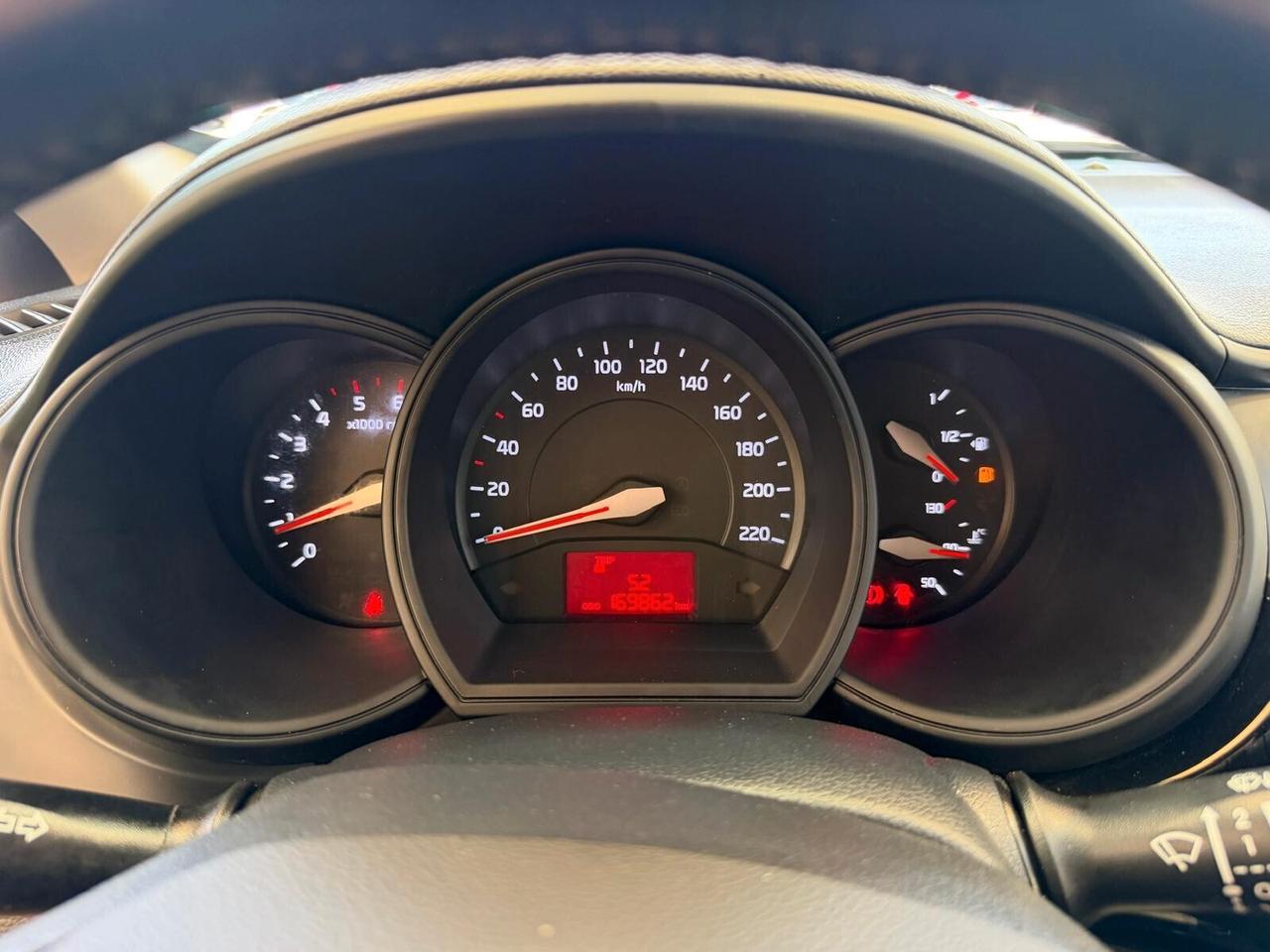 KIA RIO 1.1 DIESEL 75CV HIGH TECH