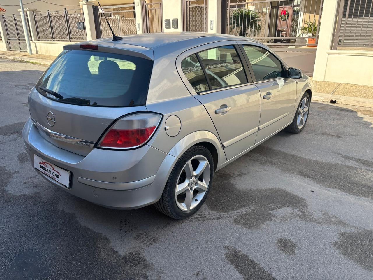 Opel Astra 1.9 16V CDTI 150CV 5 porte Cosmo