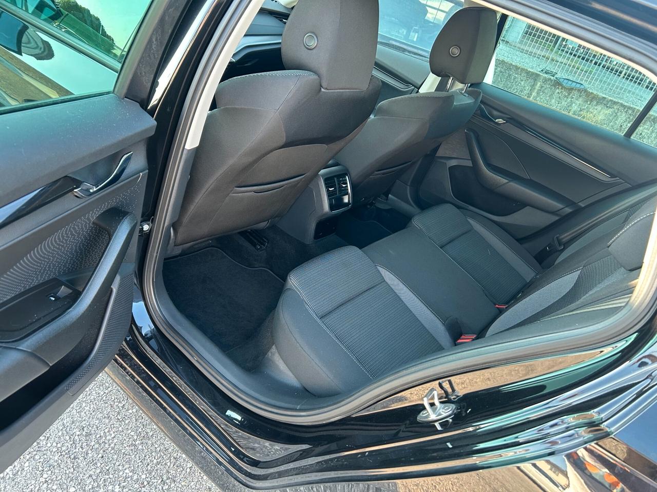 Skoda Octavia 2.0 TDI EVO SCR DSG Wagon Executive