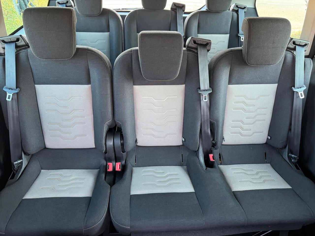 Ford Tourneo Custom 8 posti allestimento Titanium