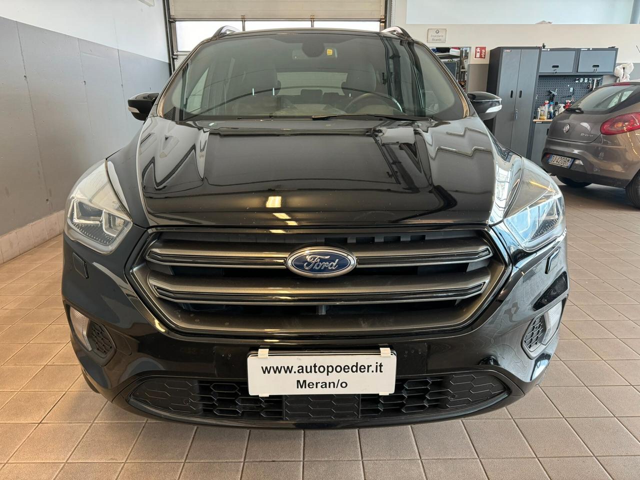 Ford Kuga 2.0 TDCI 180 CV S&S 4WD Powershift ST-Line