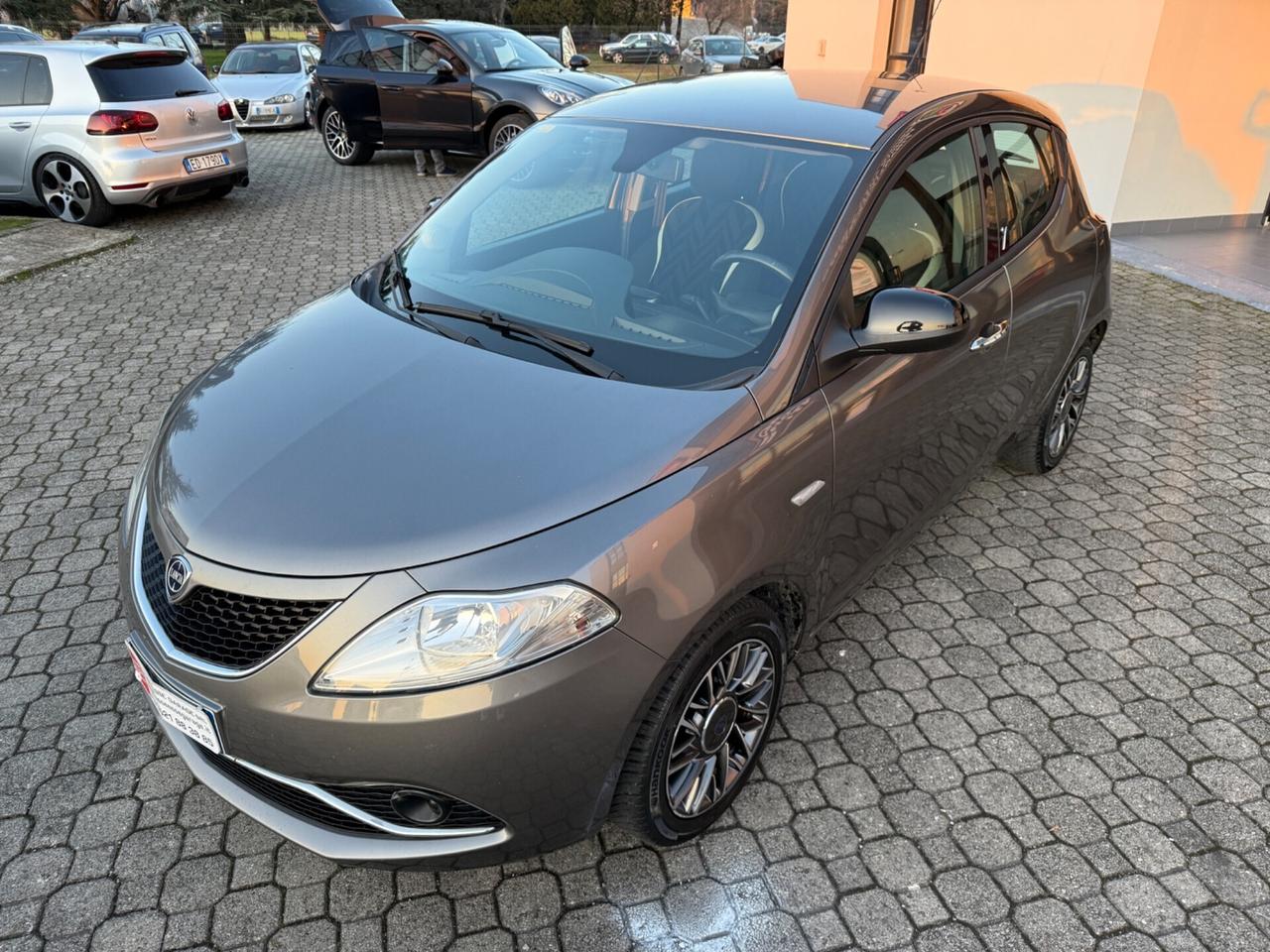 Lancia Ypsilon 1.2 69 CV 5p. |NEOPATENTATI|CERCHI IN LEGA