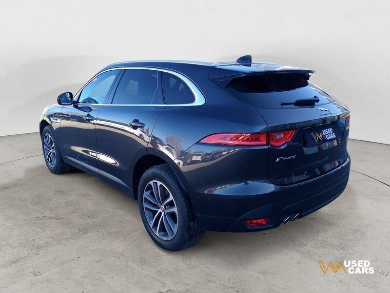 Jaguar F-Pace F-Pace 2.0 D 180 CV AWD aut. Chequered Flag
