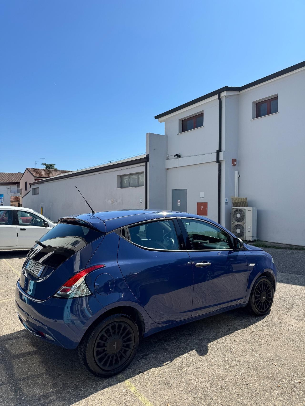 Lancia Ypsilon 1.2 69 CV 5 porte GPL Ecochic Gold