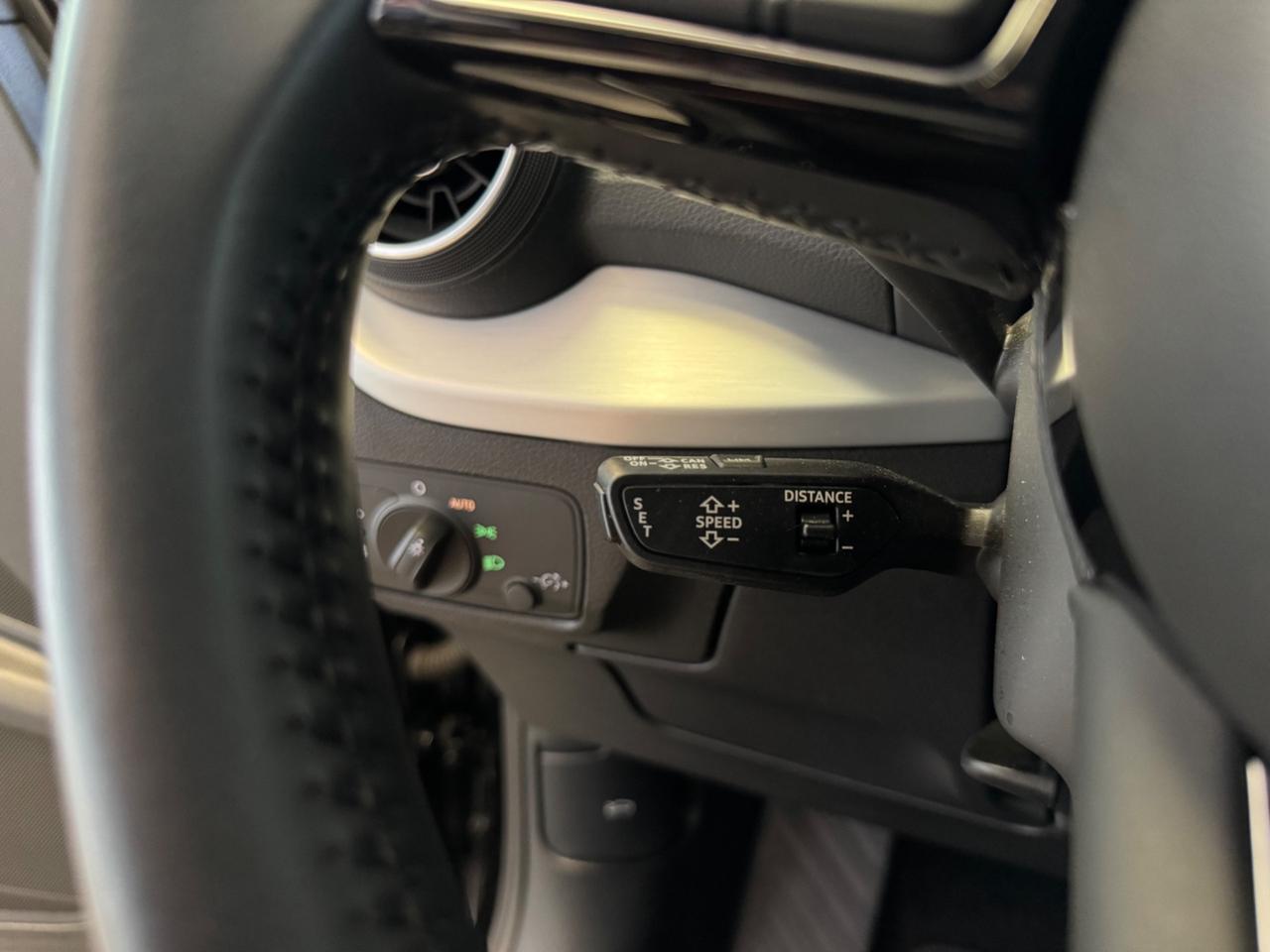 Audi Q2 40 TFSI quattro S tronic Identity Black