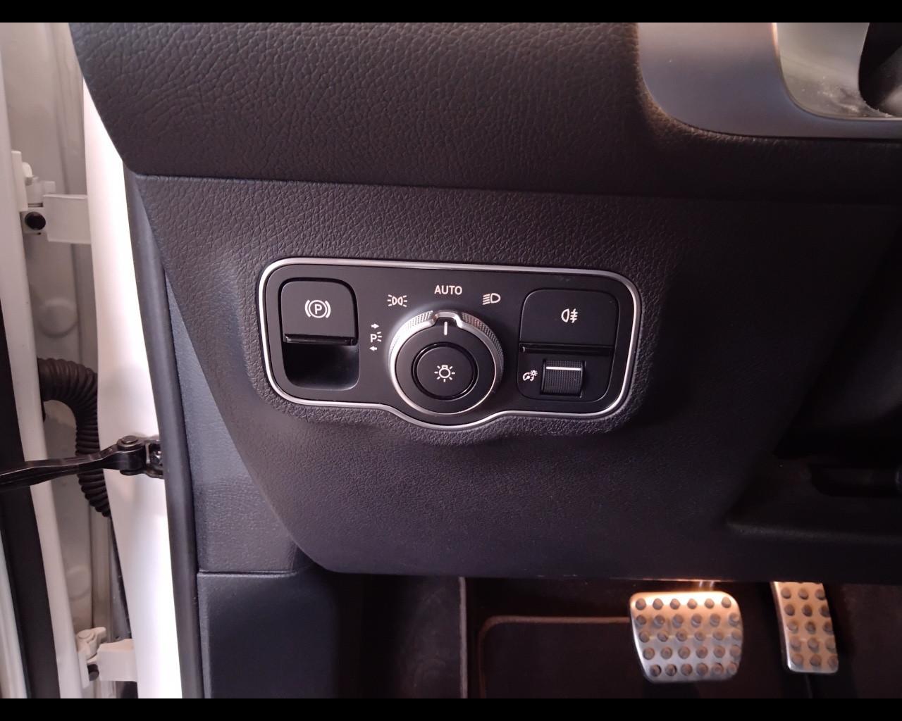 Mercedes-Benz GLB - X247 2019 - GLB 200 d Premium auto 7p.ti