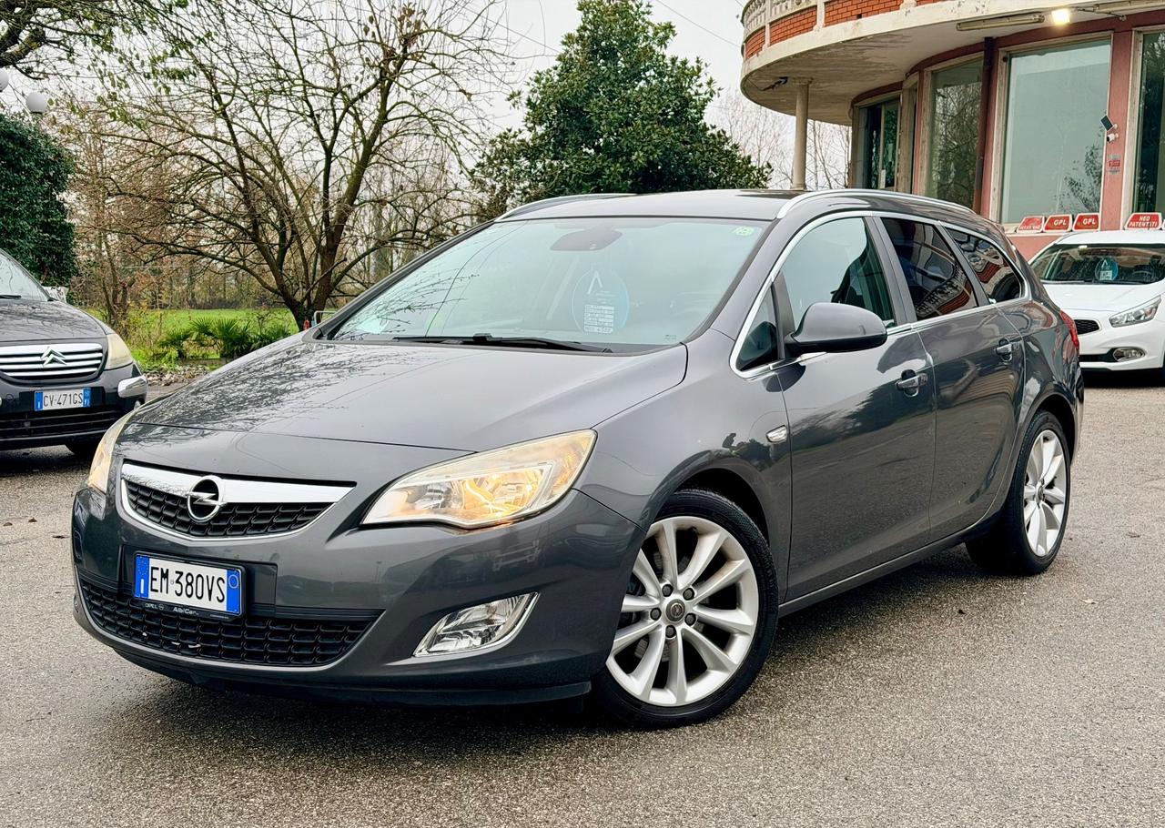 Opel Astra 2012 1.7 CDTI 125CV Sports Tourer Cosmo ! ! !