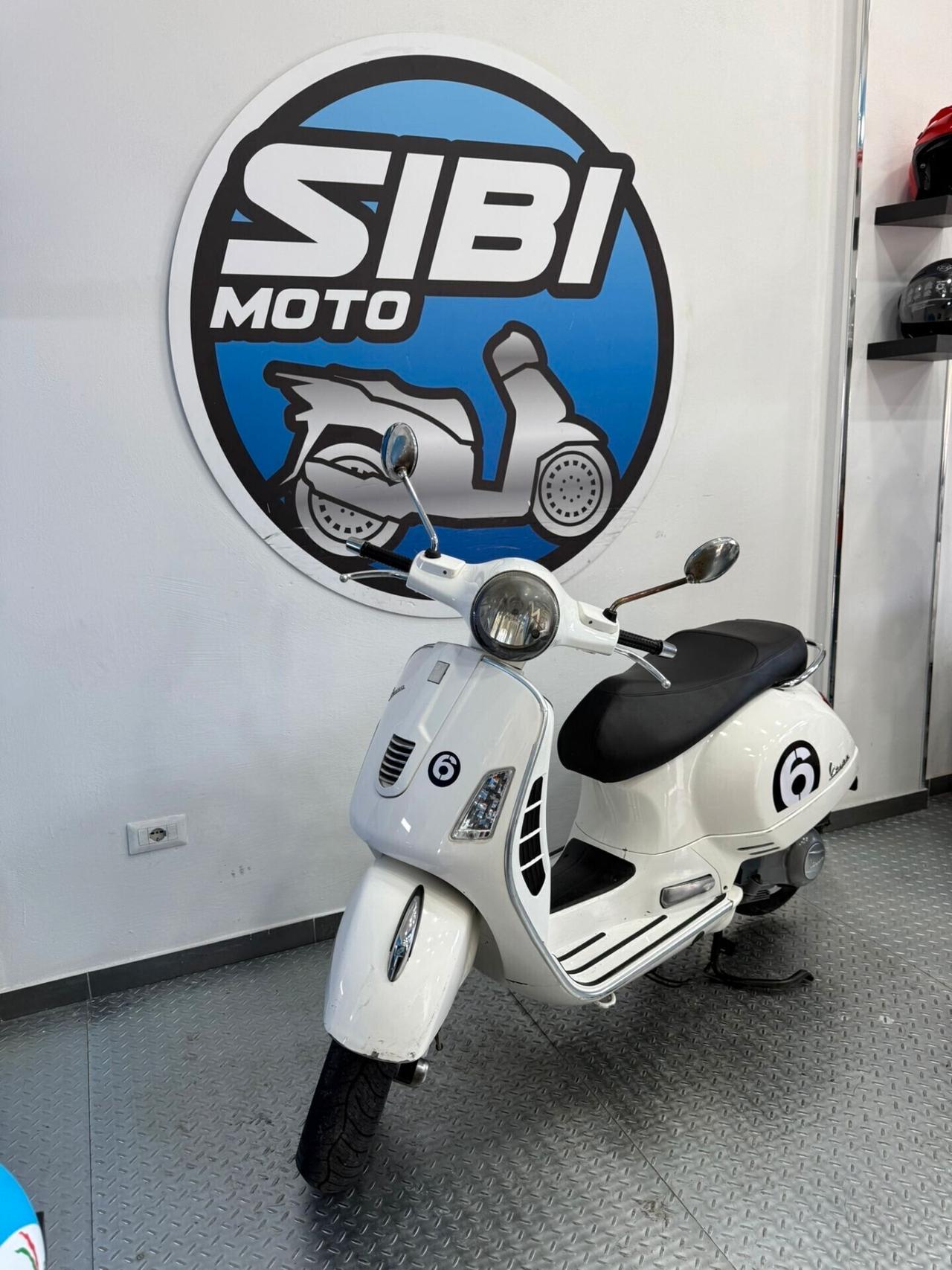 PIAGGIO VESPA GTS 300 SUPER SPORT