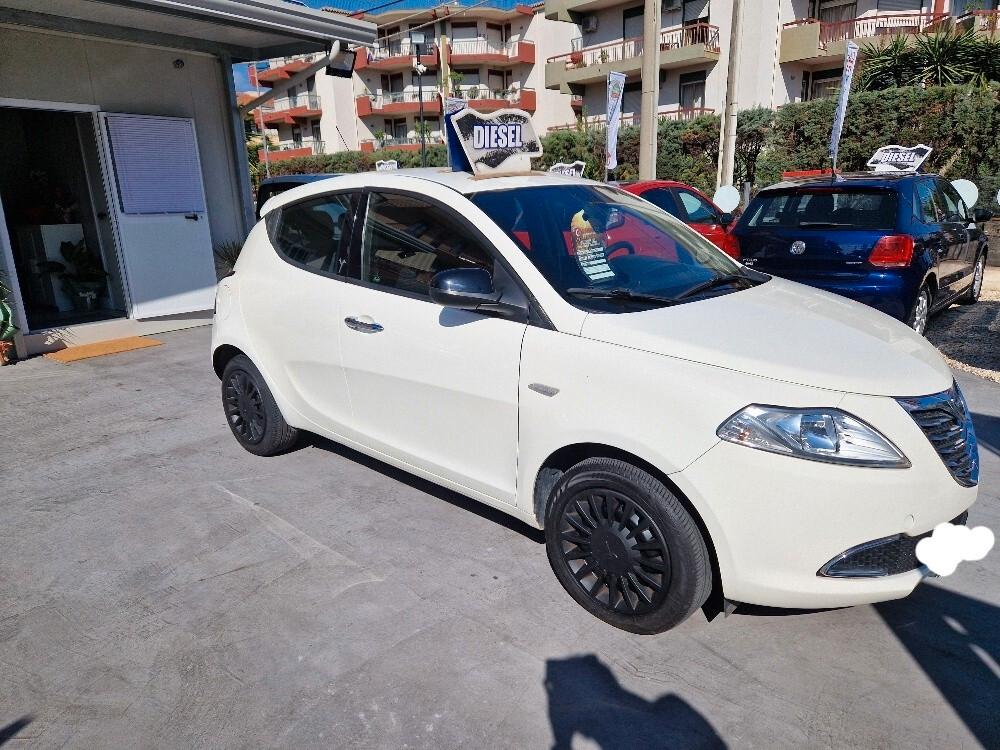 Lancia Ypsilon 1.3 MJT 16V 95 CV 5 porte S&S Silver