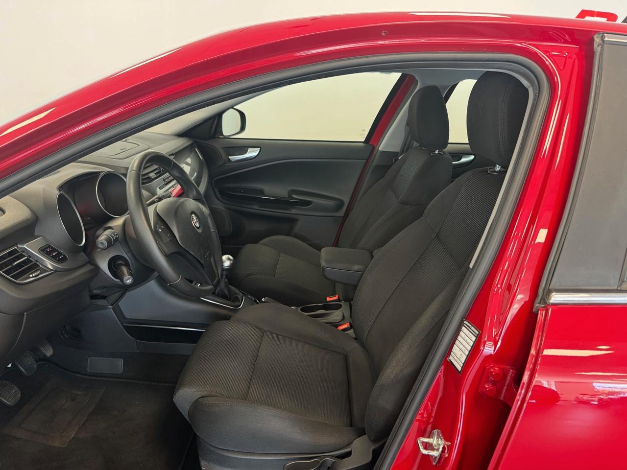 Alfa Romeo Giulietta 1.6 JTDm-2 105 CV Distinctive 34.000 KM UNIPROP.