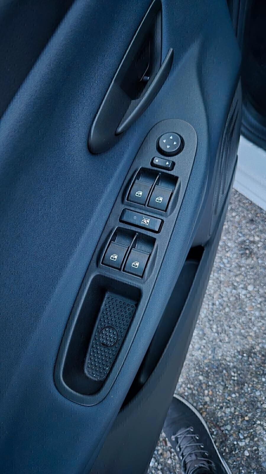 Lancia Ypsilon 1.0Hybrid Plat-2024-km12.700-Gar3anni