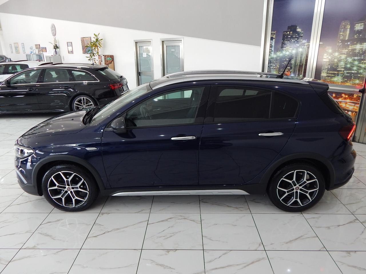 Fiat Tipo 5p 1.6 mjt Cross S&S NAVI-PARK-KAMERA-RADAR-LED