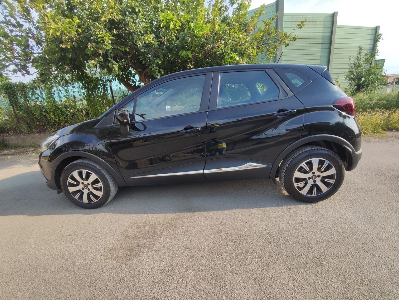 Renault Captur 2018 photo 2