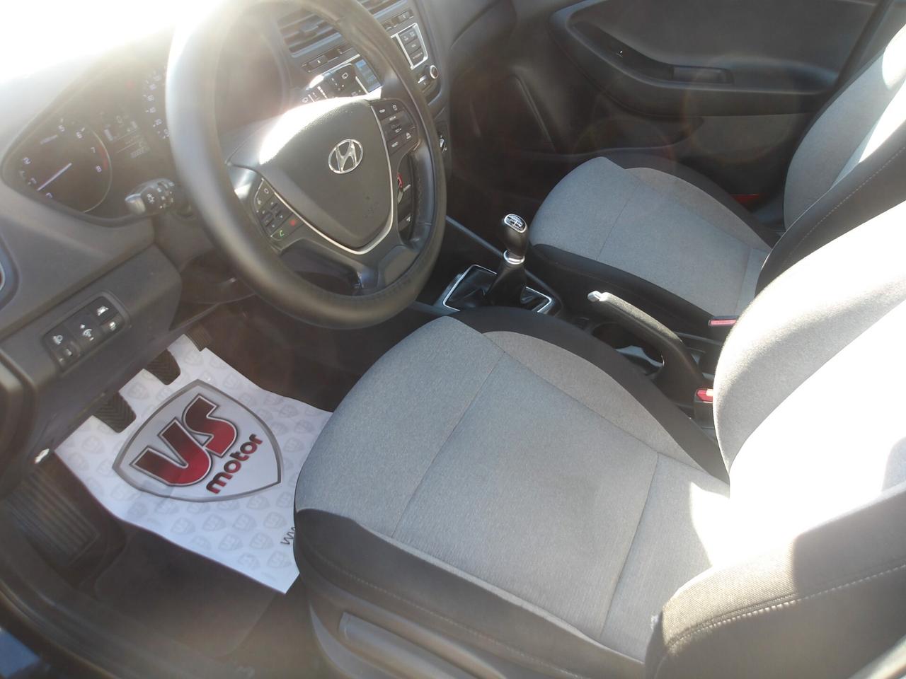 HYUNDAI I20 1.2 BENZ-2015