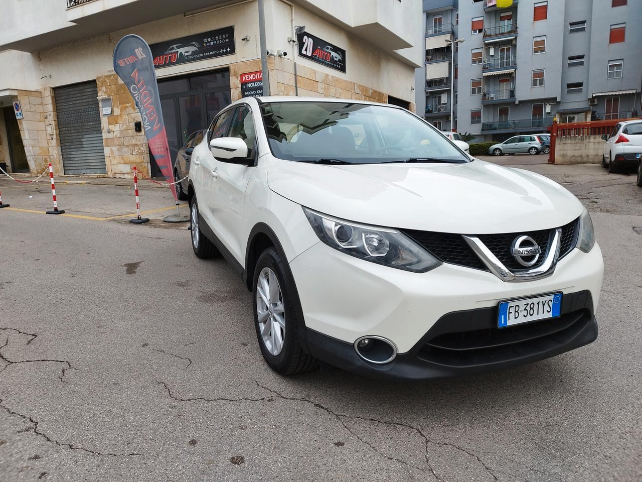 Nissan Qashqai 1.6 dCi Acenta * Navi * Retrocamera * Sensori di parcheggio * Garantita 12 Mesi