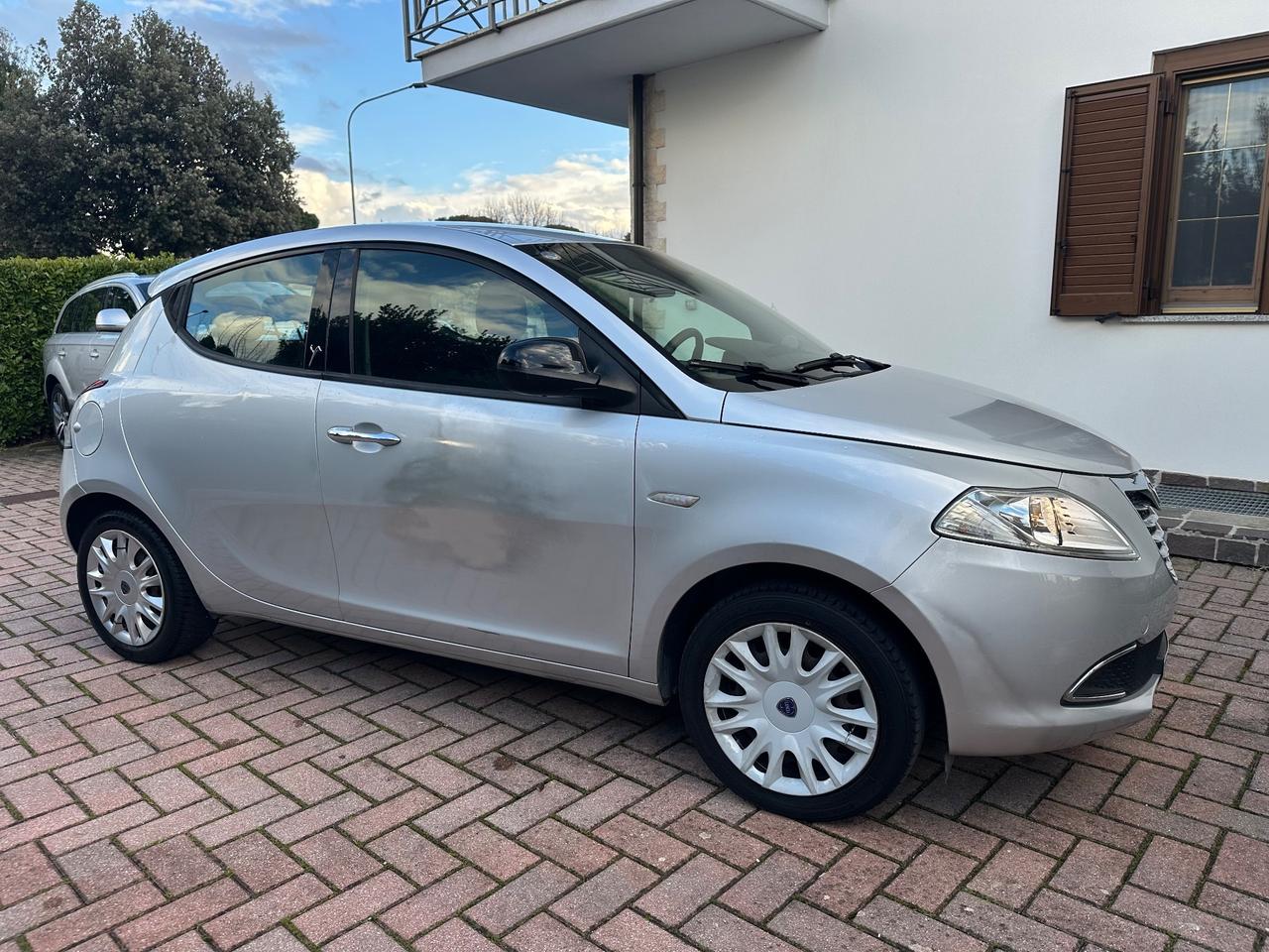 Lancia Ypsilon 1.2 69 CV 5 porte GPL Ecochic Platinum