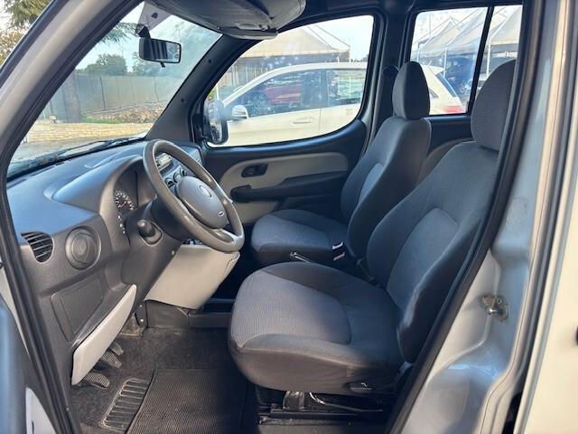 Fiat Doblò 1.6 16V Natural Power 5 posti
