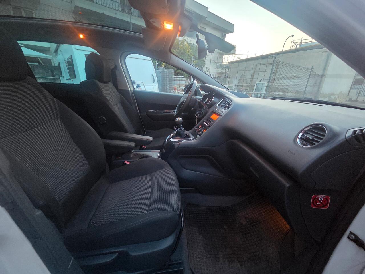 Peugeot 5008 2.0 HDi 150CV Allure 7 posti