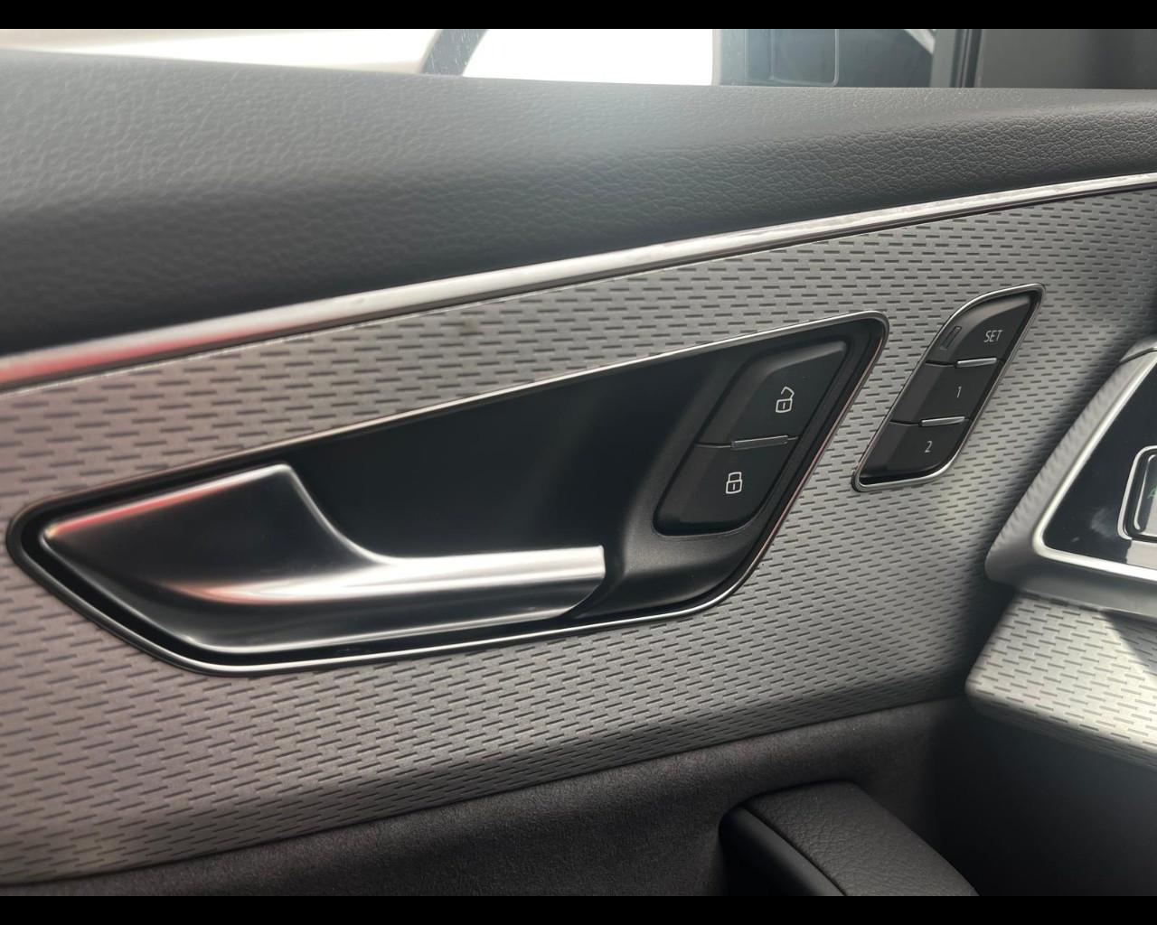 AUDI Q8 50 TDI MHEV QUATTRO TIPTRONIC S LINE EDITION