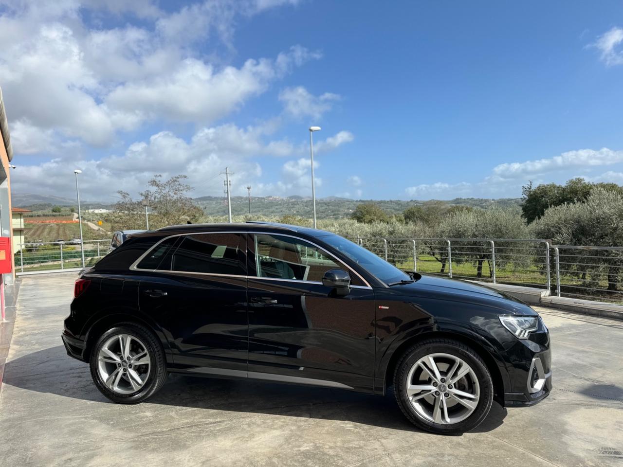 Audi Q3 40 TDI quattro S tronic S-Line