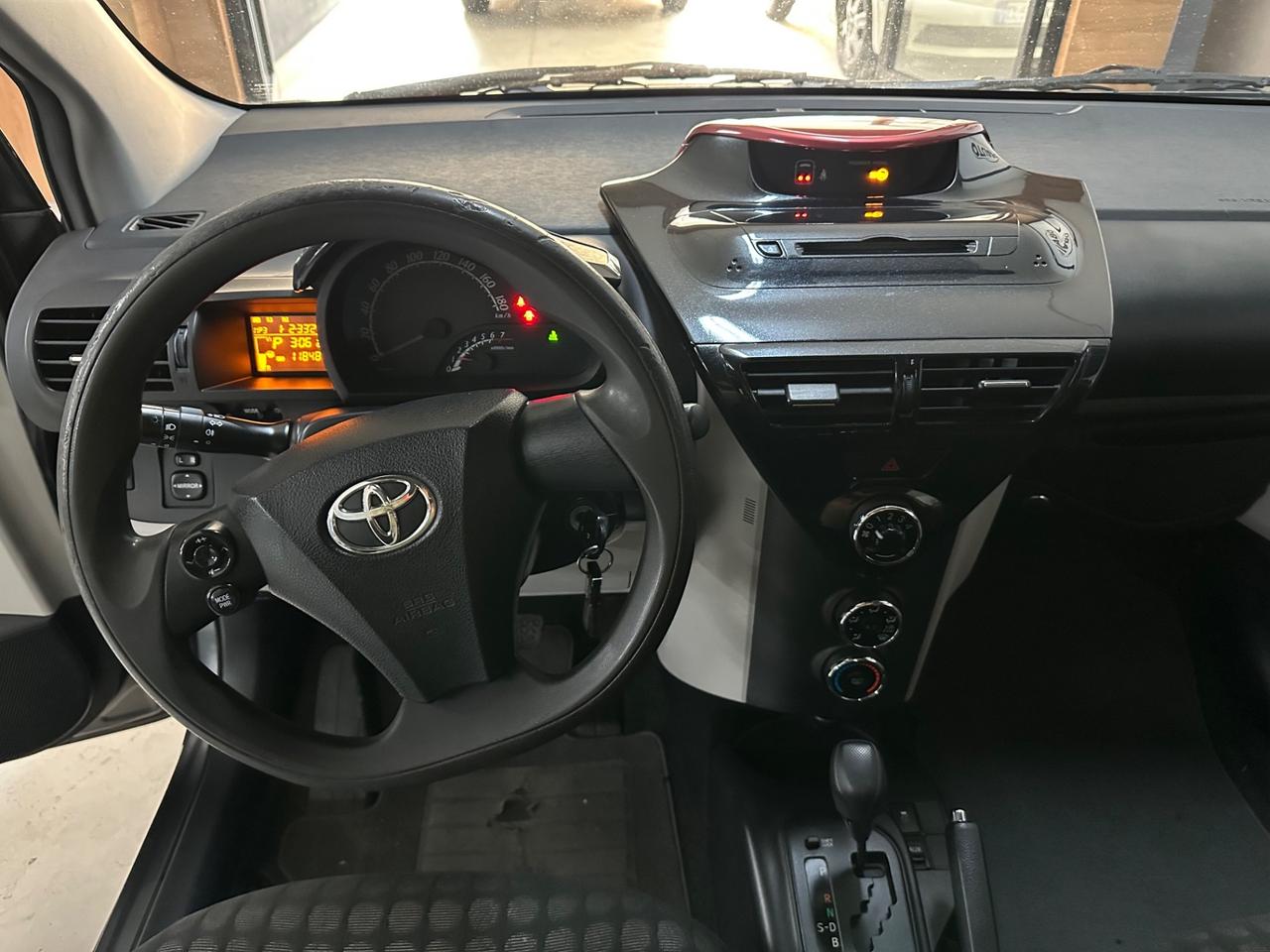 Toyota iQ 1.0 CVT Trend
