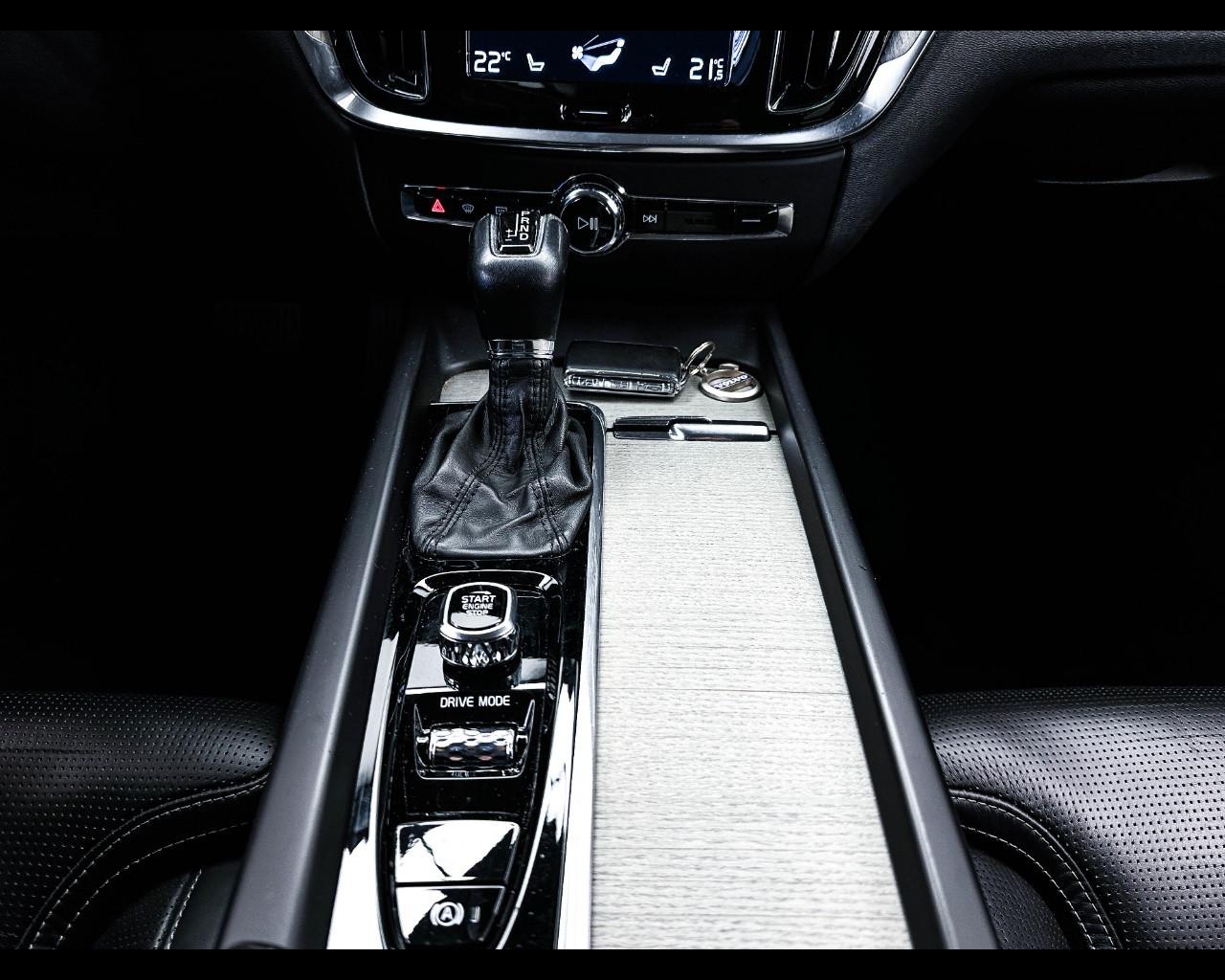 VOLVO V60 (2018-->) - V60 D4 Geartronic Inscription