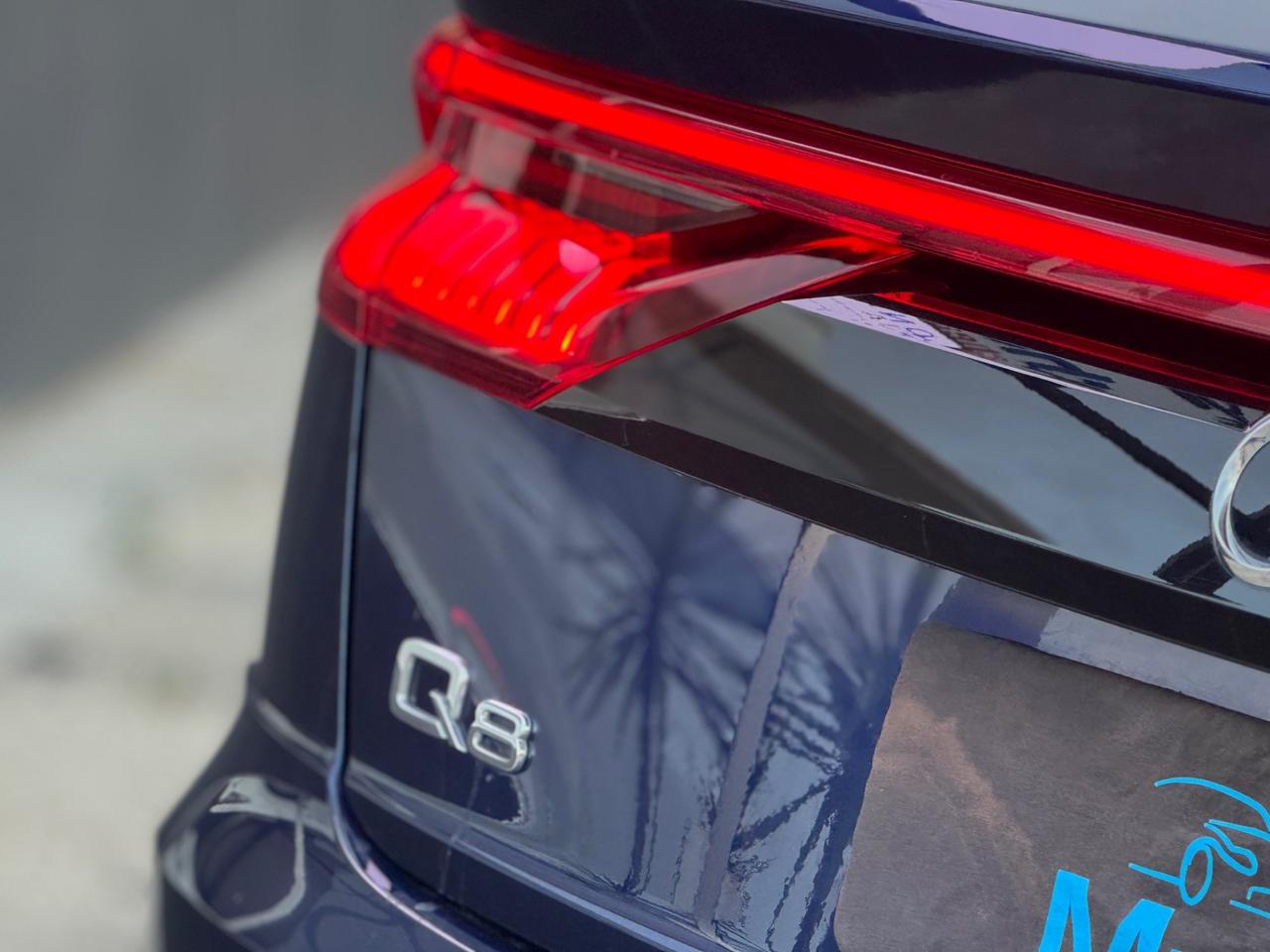 AUDI Q8 45 TDI 231 CV S-LINE TETTO R22 FULL IVA