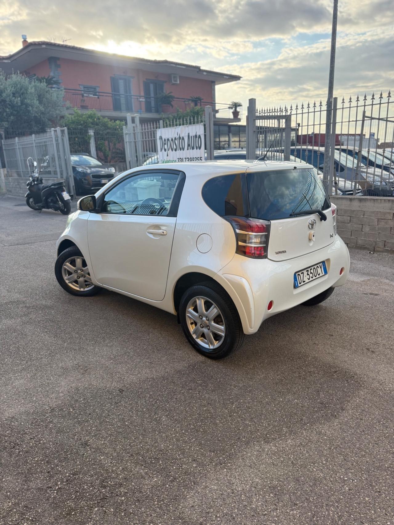 Toyota iQ 1.0 Sol