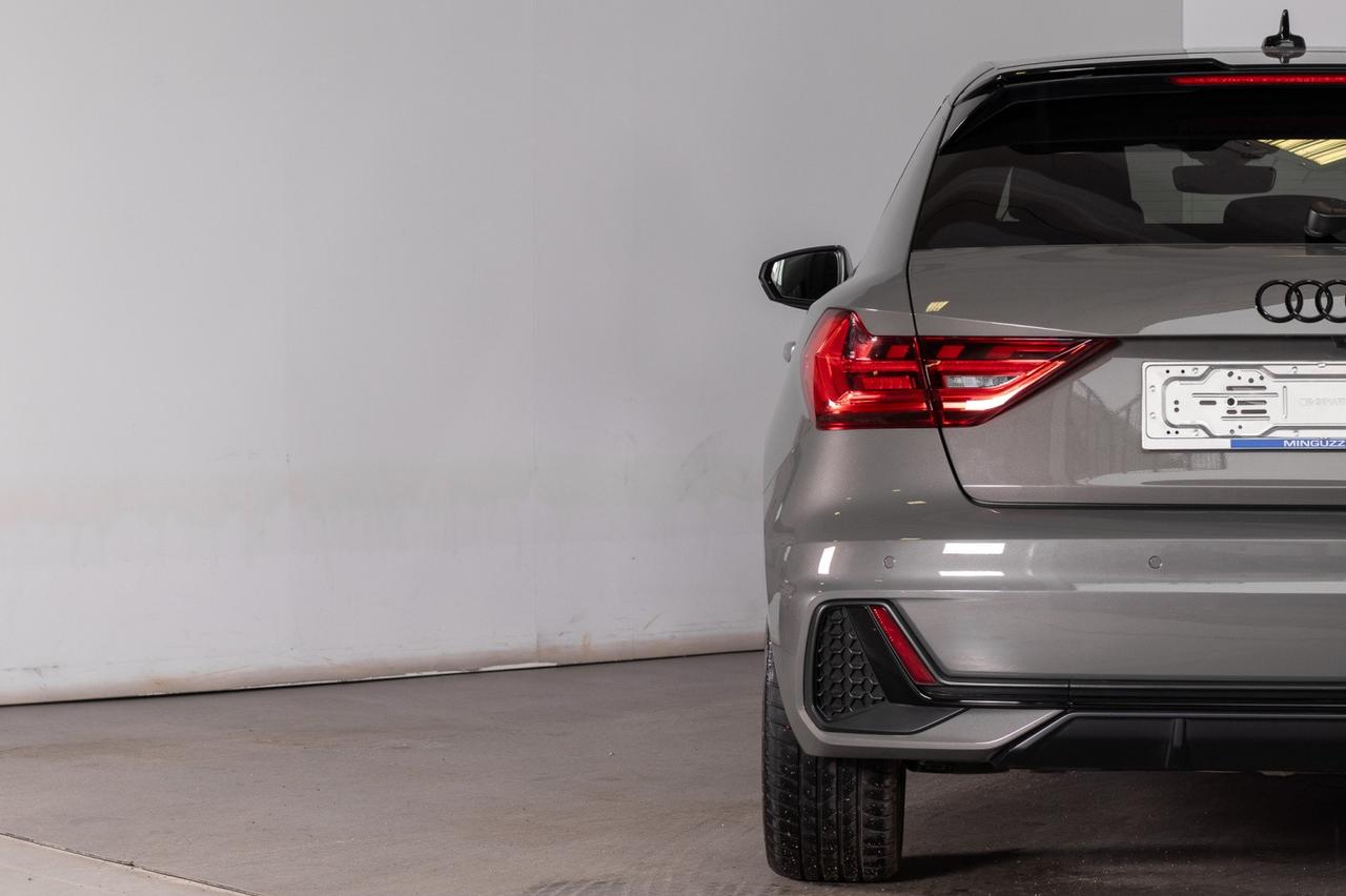 Audi A1 Sportback 30 Tfsi S Line S-tronic Black Identity